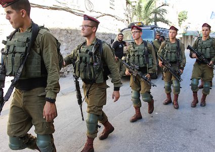 الاحتلال يداهم حمصة التحتا ويسجل البطاقات الشخصية للمواطنين