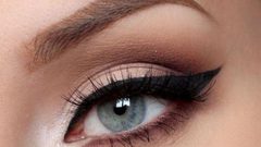 آيلاينر بلا ضرر للعينين