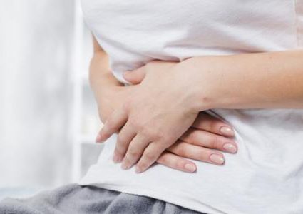 مضغ اللبان يسبب انتفاخ القولون