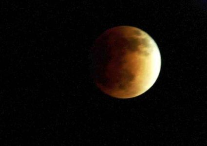 دراسة تجعل من الكون "أكثر شبابا"