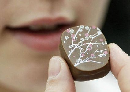 خبراء: هذه كمية السكر التي يحتاجها الجسم