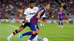 برشلونة يحقق فوزا ثمينا على فالنسيا بخمسة أهداف لهدفين