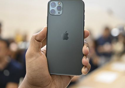 لماذا يثير آيفون 11 برو "فوبيا الثقوب"؟
