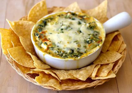 سبانخ بالجبن مع الخبز المقرمش