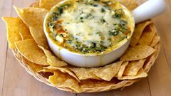 سبانخ بالجبن مع الخبز المقرمش