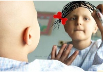 دراسة: اكتشاف علاج جديد للسرطان يمنع تساقط شعر المريض