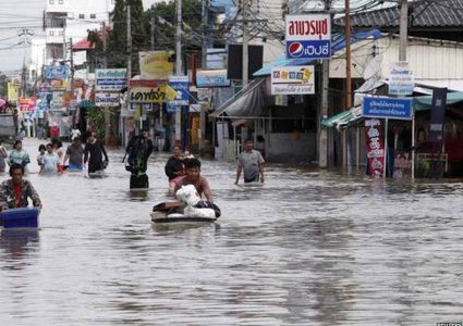 مقتل 32 شخصاً جراء فيضانات في تايلاند