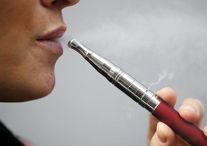 اكتشاف أضرار صحية جديدة للسجائر الإلكترونية