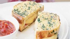 طريقة بسيطة وصحية لتحضير الدجاج مع التوست