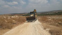 قلقيلية: تأهيل طرق خلف جدار الفصل