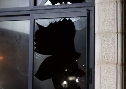 مستوطنون يهاجمون منازل المواطنين جنوب نابلس