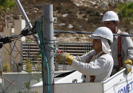 "كهرباء القدس" تتسلم الإنذار الثالث