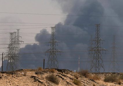 السعودية: سندعو خبراء دوليين للتحقيق بالهجوم على "أرامكو"