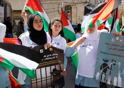 سجون الاحتلال تغلي و الأسرى يهددون بخطوات تصعيدية