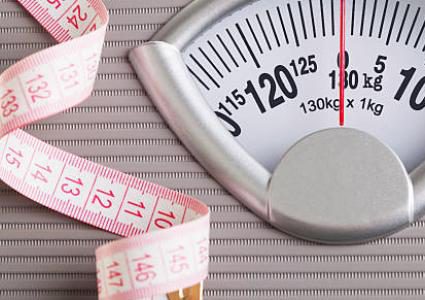 أبرز العادات اليومية التي تؤدي إلى ثبات الوزن