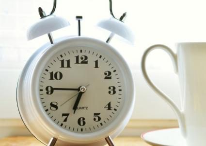 نصائح للاستيقاظ من النوم في وقت مبكر