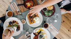 احذروا من تناول هذه الأطعمة ليلا!