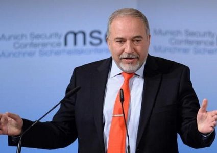 ليبرمان يوجه رسالة لنتنياهو وغانتس .. فما هي ؟