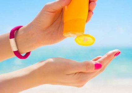 تحذير.. كريم الوقاية من الشمس مصدر مشكلة صحية خطيرة