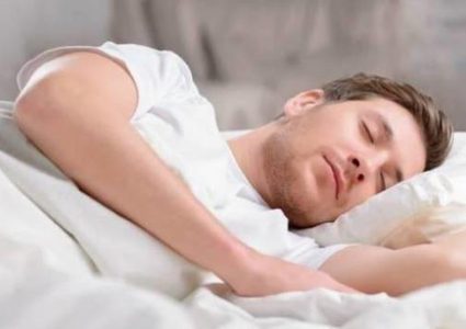 لماذا نستيقظ أثناء النوم