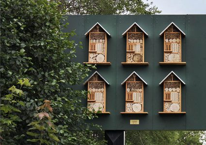 "ماكدونالدز" تفتتح فنادق للنحل على طرقات السويد