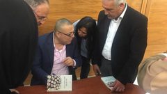 أبو سيف يطلق روايته "مشاة لا يعبرون الطريق"