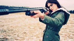 وفاة عارضة الأزياء و أخطر امرأة في العالم  .. فكيف توفيت ؟