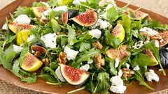 سلطة التين بالجرجير