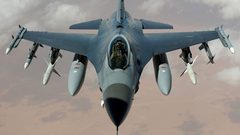 تحطم طائرة إف-16 في بلدة بلوفينر في بريتاني الفرنسية