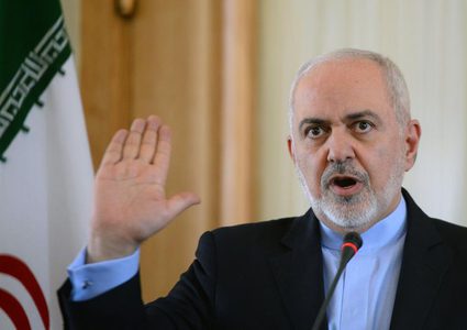 ظريف يحذر من توجيه ضربة لبلاده