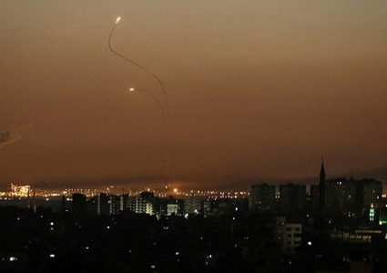 الاحتلال يزعم : إطلاق صواريخ من غزة