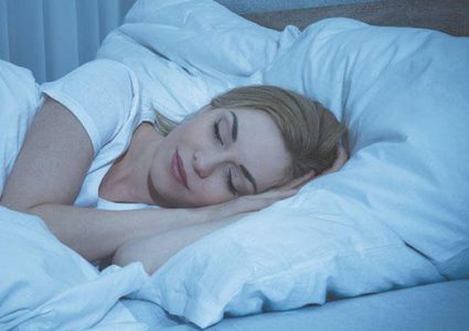 أطعمة تساعدك على النوم بلا أرق