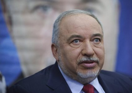 ليبرمان: لا اتفاق مع غانتس