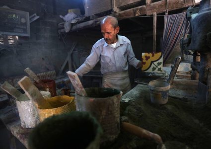 مصنع أصلان في نابلس...الوحيد الذي ينتج بلاطاً تقليدياً بالضفة