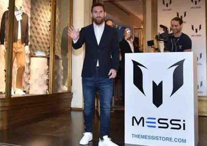 ميسي يطلق ماركة ملابس مسجلة بإسمه