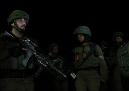 الاحتلال يعتقل ثلاثة مواطنين بينهم رئيس مجلس قروي اللتواني