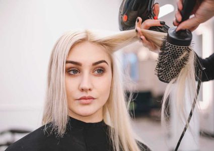 سيدة أمريكية تصاب بداء تآكل اللحم بعد زيارتها لصالون تجميل !