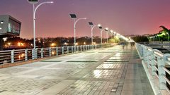 أعمدة الإنارة الذكية في الشوارع الأمريكية متهمة بانتهاك الخصوصية