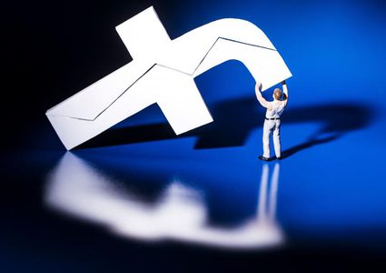 فيسبوك تعلن إيقاف عشرات التطبيقات لحماية خصوصية مستخدميها