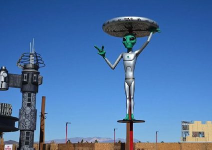 أمريكا..الآلاف يبدون رغبتهم بزيارة منطقة عسكرية مغلقة لسبب غامض