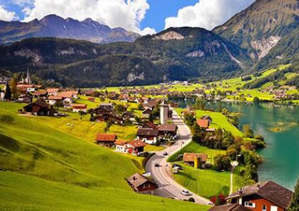 ما هي أفضل الدول التي ينصح بزيارتها ولو لمرة واحدة في حياتك ؟