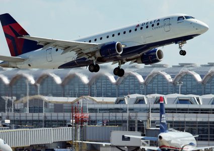 إجلاء طائرة أمريكية عقب تهديد خطير