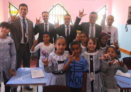 النصيرات: اطلاق مشروع تجهيز غرف صفية لمدرسة