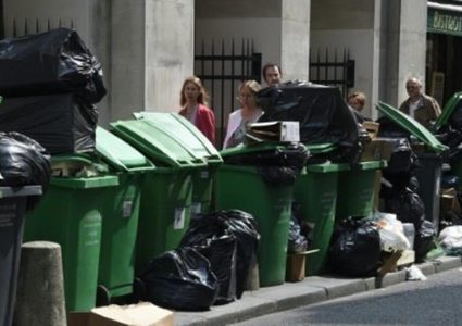 سكان باريس: "عاصمة النور" تحولت إلى "صندوق نفايات"