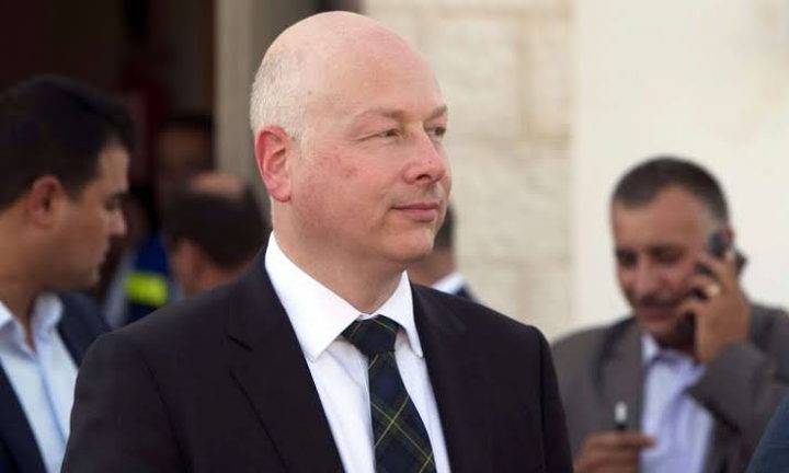 هآرتس: غرينبلات طلب لقاء غانتس للتباحث حول "صفقة القرن"