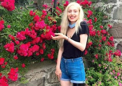 تركيا.. رحيل الشابة التي عرفت بلقب "أيقونة الكفاح ضد السرطان"