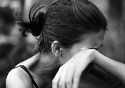 دراسة: ذرف الدموع يقطع الطريق على تراكم الدهون