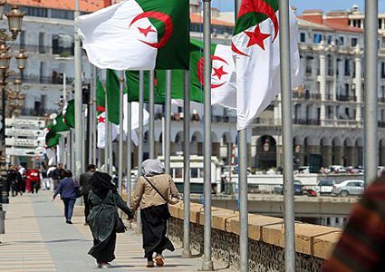 الجزائر تعلن ارتفاع عدد الراغبين بالترشح للرئاسة