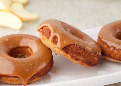 دوناتس التفاح المقلية بالقرفة