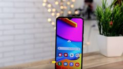 "سامسونغ" تطلق هاتفين متطورين